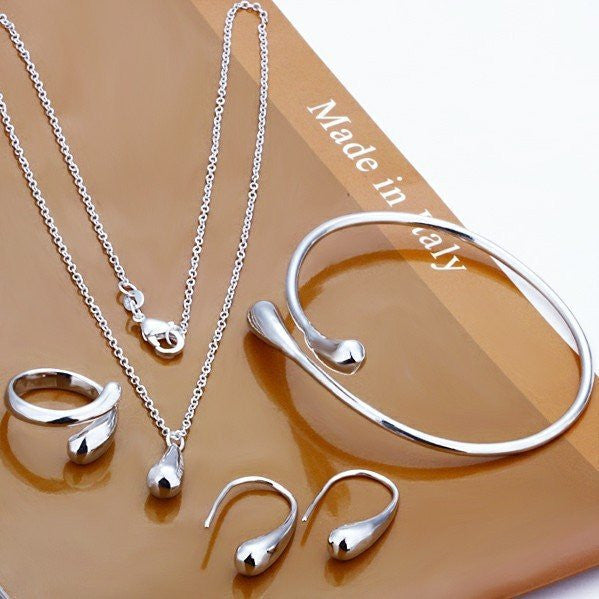 Stunning .925 Sterling Silver Wedding Set